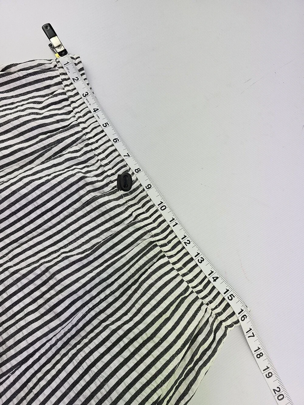 Tulip Brand Vienna Women's Seersucker Gray and White Stripe Cargo Skirt Medium